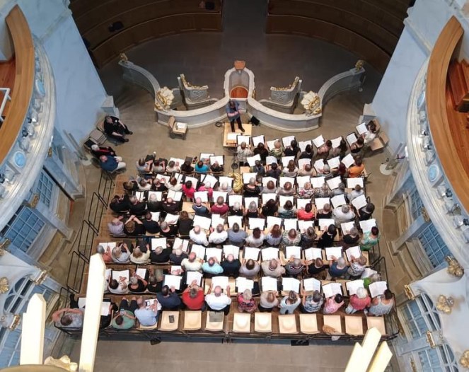 the view of the choir from the organist seat!